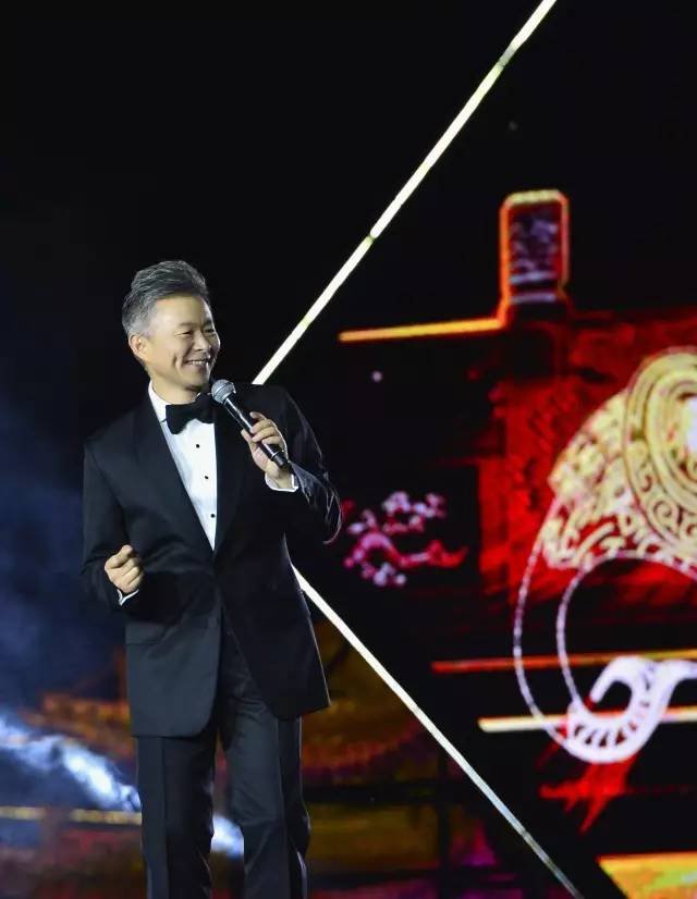 歌唱家王宏伟的最新动态与歌唱生涯回顾