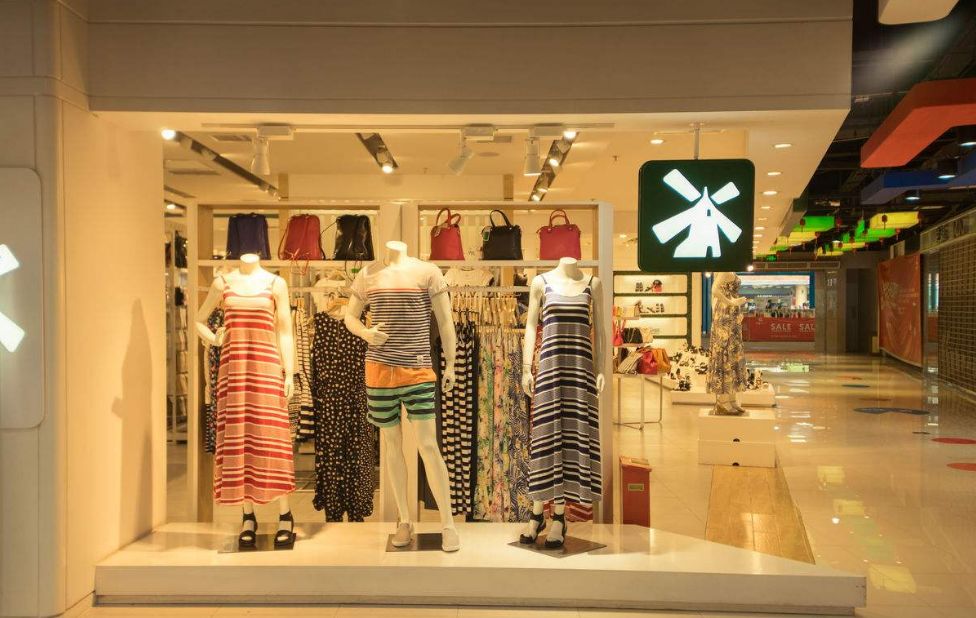 今年橱窗设计新趋势,打造吸引目光的店铺亮点之道